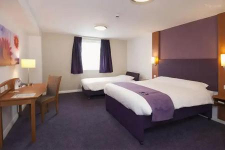 Premier Inn - Heaton Park - 2