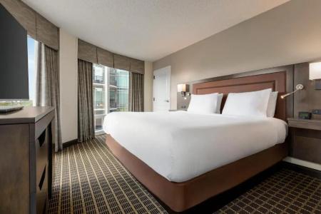 Hampton Inn & Suites-Downtown-Riverplace - 76