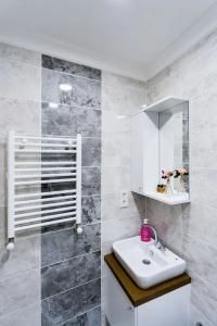 Atam Suites - 36