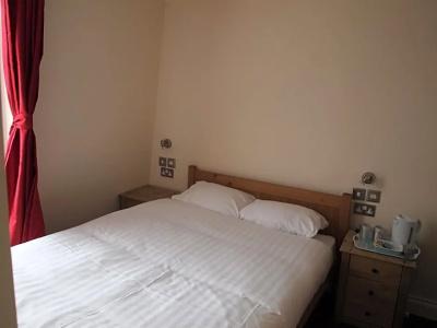 Earls Court Garden - 41