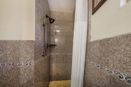 Clarion Collection Oaks Inn - 25