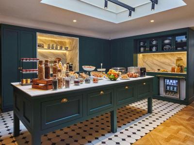 Mercure Versailles Chateau - 9