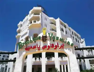 Yasmine Beach - 5