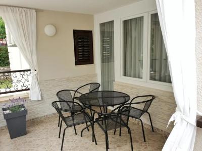 and Rooms Degra - 86