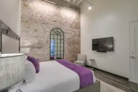 Studio 154 Luxury - 150