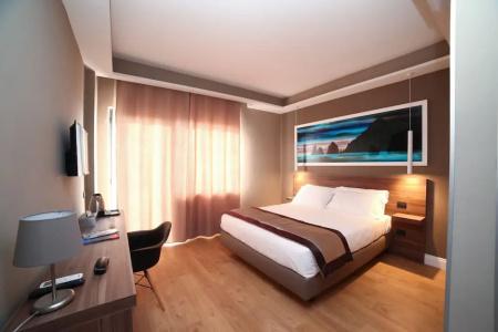7th Floor Suite - 20
