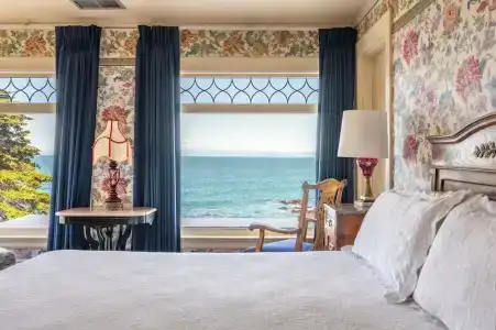 Martine Inn - 29