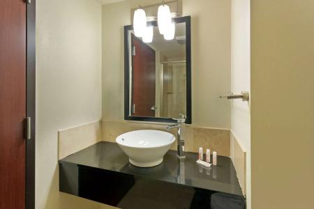 Days Inn & Suites by Wyndham - 8