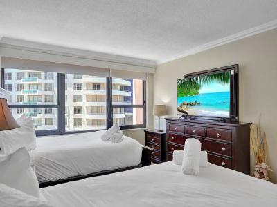 The Alexander All Suites - 679