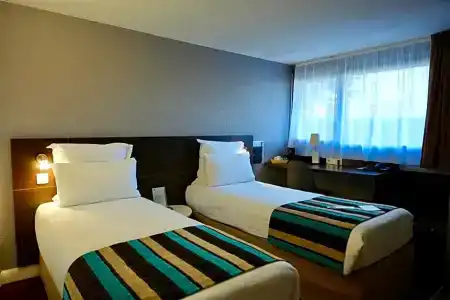 Sure by Best Western Biarritz Aeroport - 53