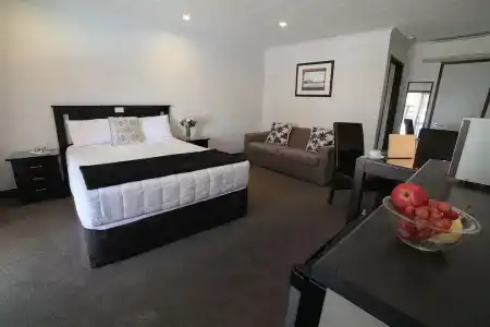 Palm City Motor Inn - 115