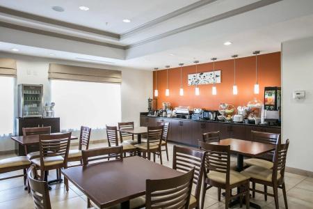 Restwell Inn & Suites I-45 North - 17