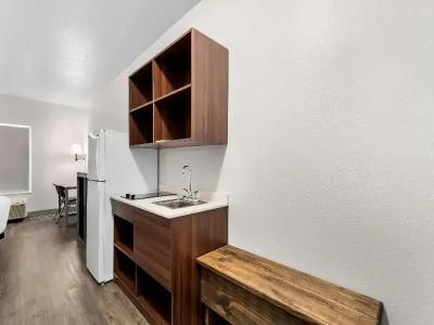 Americas Best Value Inn - - 54