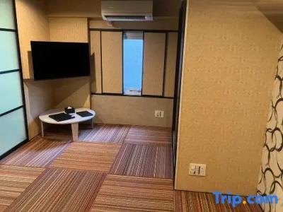 Livemax Naha - 50