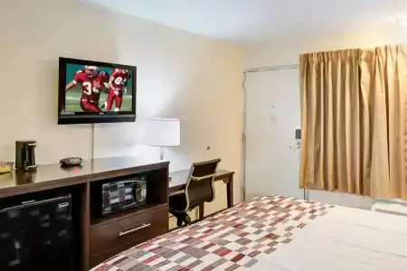 Red Roof Inn Indianapolis East - 32