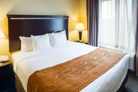 Med City & Suites - 33