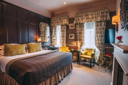 11 Cadogan Gardens & - 61