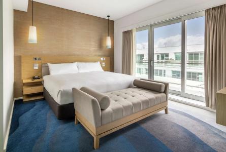 Hilton - 4