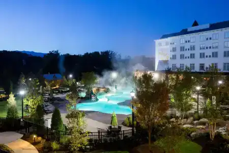 Dollywood's DreamMore and Spa - 13