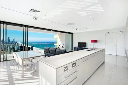 Ultiqa Air On Broadbeach - 204