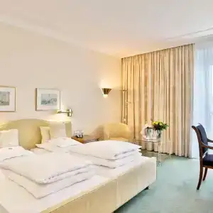 Bayerischer Hof - 32