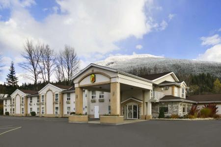 Super 8 by Wyndham BC - 9