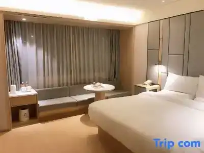 JI Shanghai Hongqiao National Convention and Exhibition Center Huaxiang Road - 31