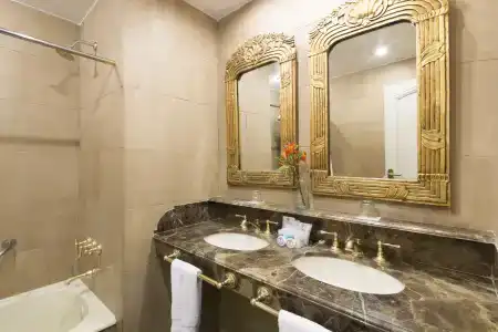 Claridge - 8
