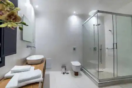 Daydream Luxury Suites - 3