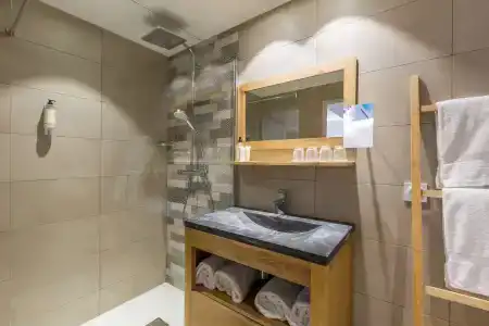 Best Western Plus HyèRes côTe d'Azur - 9