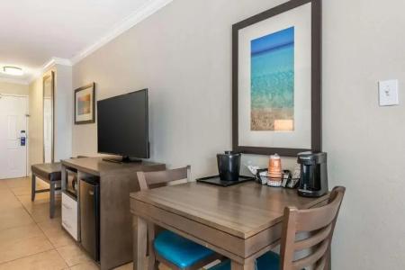 Comfort Inn & Suites Daytona Beach Oceanfront - 129