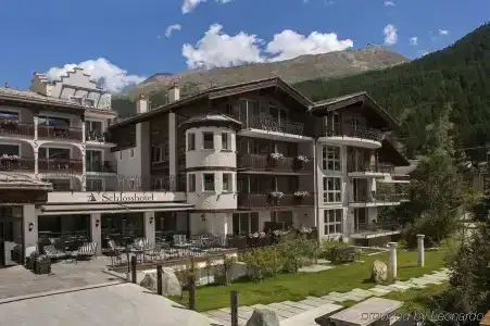 SchlossHouse Zermatt Wellbeing Rooms & Suites - 46