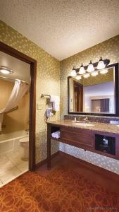 Best Western Inn of the Ozarks - 31