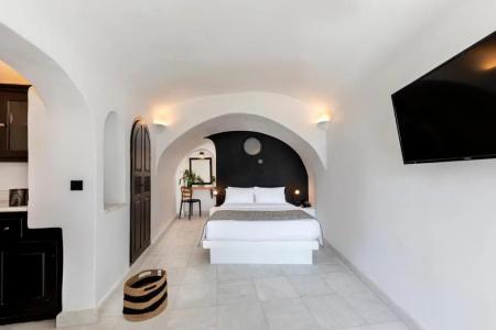 Pearl of Caldera Oia - Boutique by Pearl Collection - 242