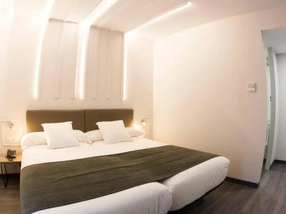 Lux Santiago - 54