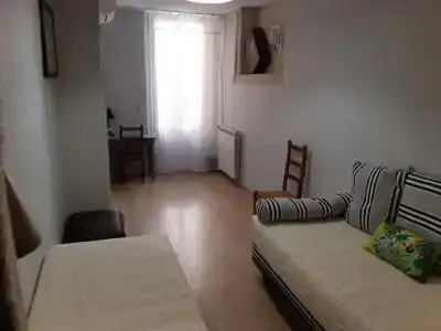 Hôtel Des Arts, Artisanal et Indépendant - 36