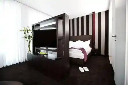 Goodman's Living - 3