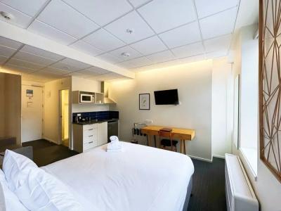 Park Lambton Quay - 100
