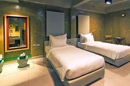 Kroque Boutique & Bistro - 32