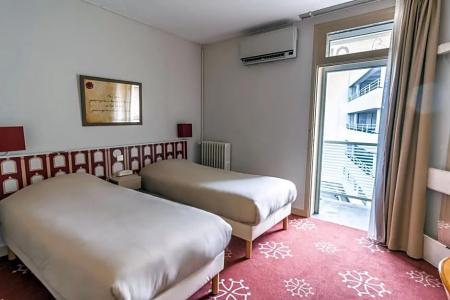 Ours Blanc - Place Victor Hugo - 78