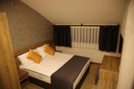 Golden World Suite - 32