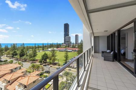 Ultra Broadbeach - 206