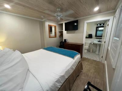 Seashell and International Hostel - 37