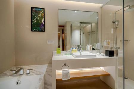 Holiday Inn Shanghai Hongqiao Central, An Ihg - 9