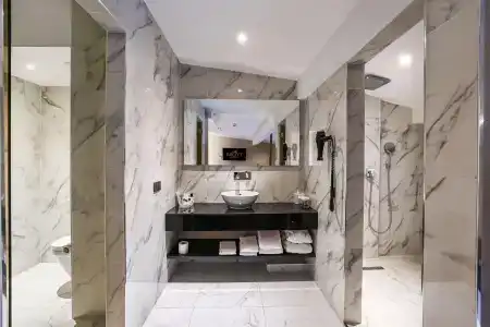 Broyt Suites - 9