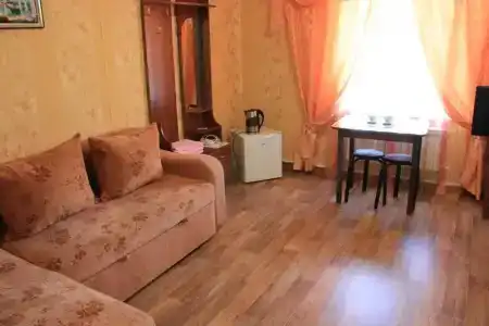 на Льва Толстого - 21
