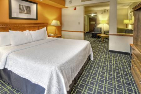 Fairfield Inn & Suites by Marriott - 6
