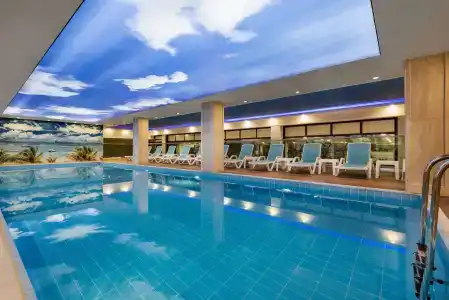 Ramada Plaza By Wyndham - 13