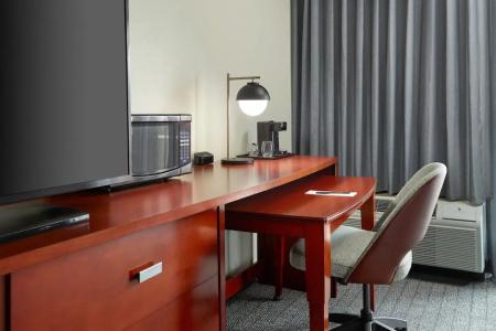 Courtyard by Marriott - 33
