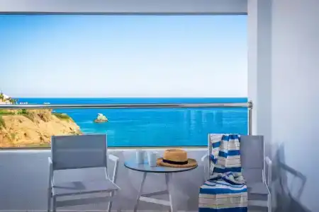Peninsula Resort & Spa - 22